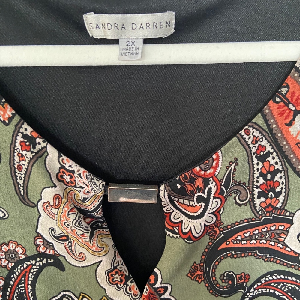 Sandra Darren Woman’s Green Paisley Mid length sleeveless dress, Plus Size 2X - Picture 7 of 13